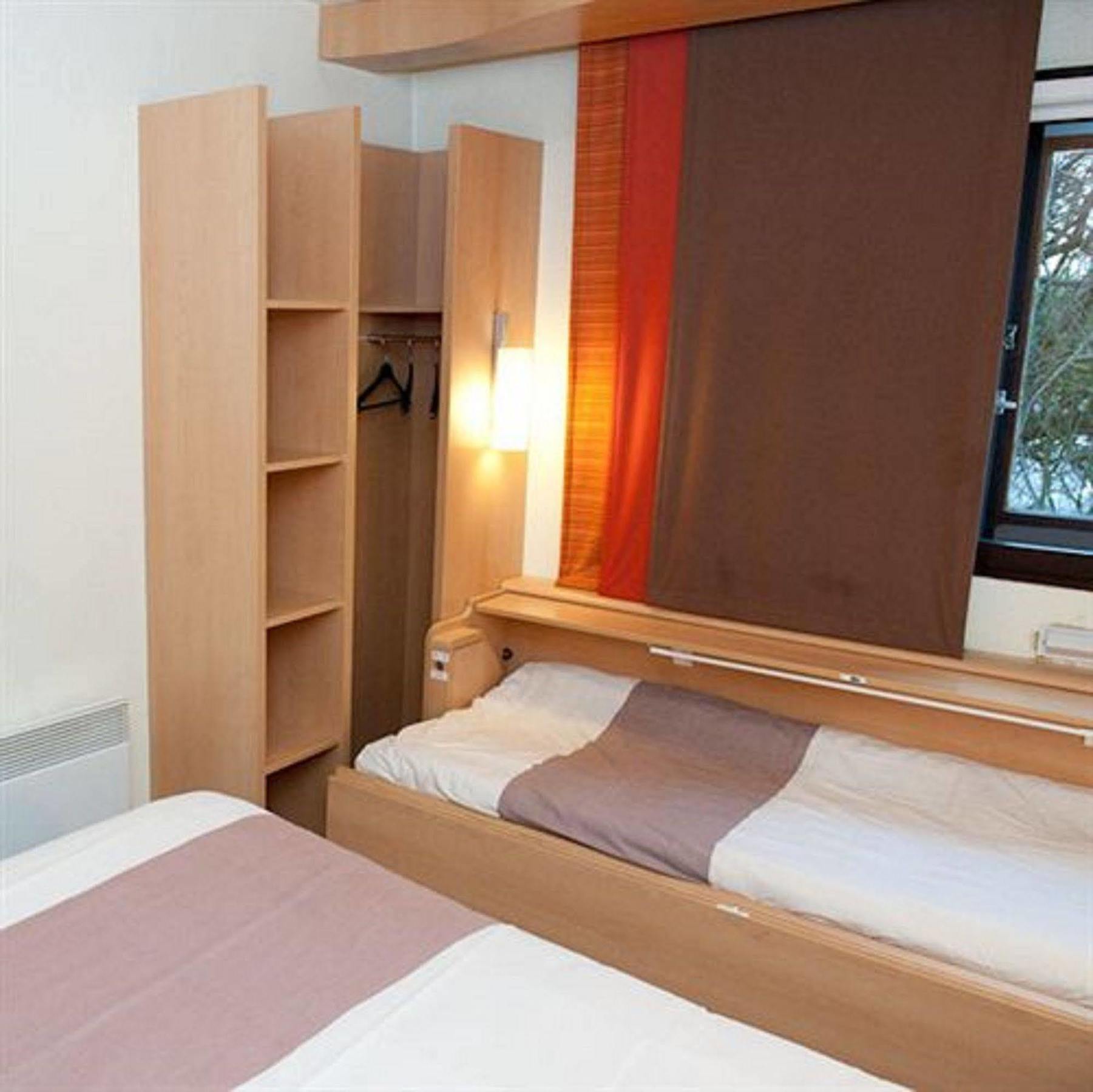 Egg Hotel Gonesse Exterior foto